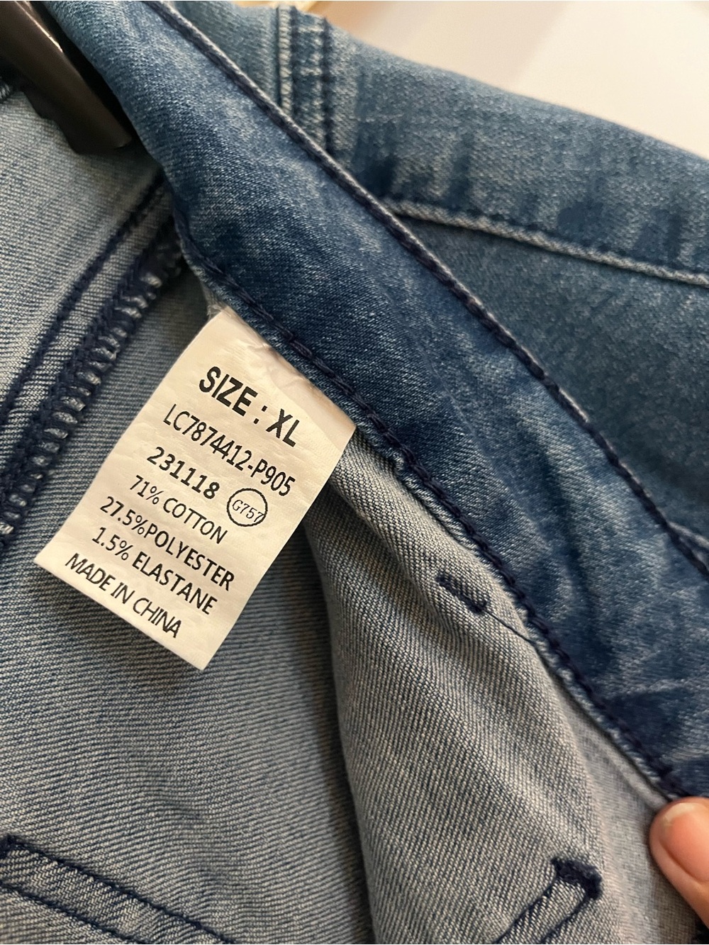 Women's Dark Blue Crop Jeans - Picture 6 of 6